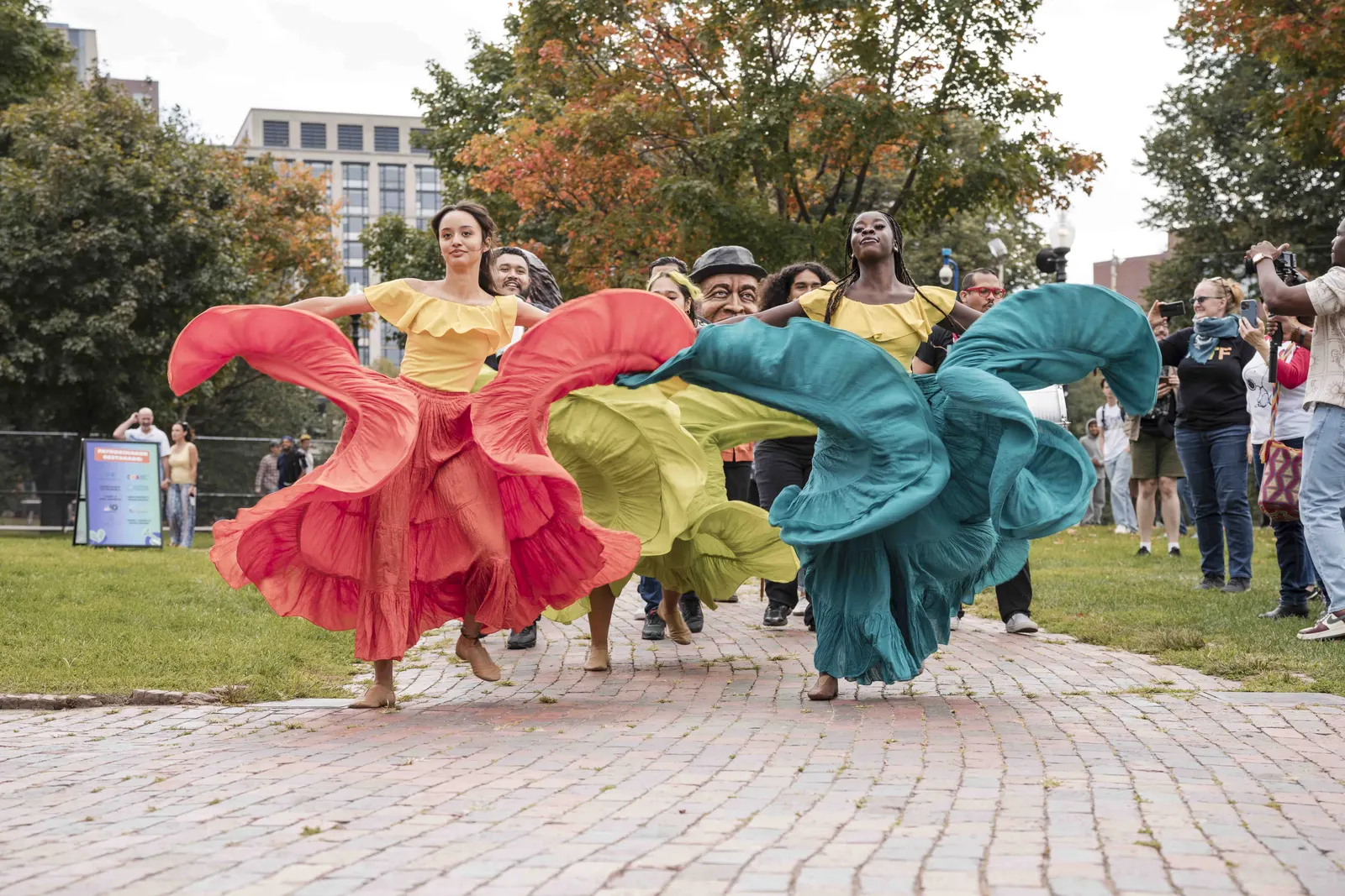 Embrace ¡Con Salsa!